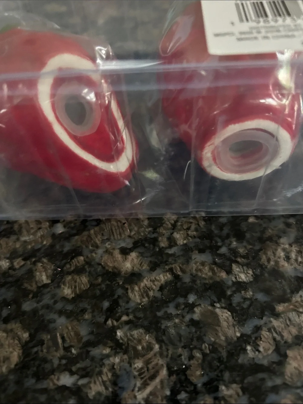 ASHLAND STRAWBERRY SALT & PEPPER SHAKER SET NWT